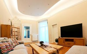 Luxus Ferienwohnung mit hochwertiger Ausstattung Wintergarten
